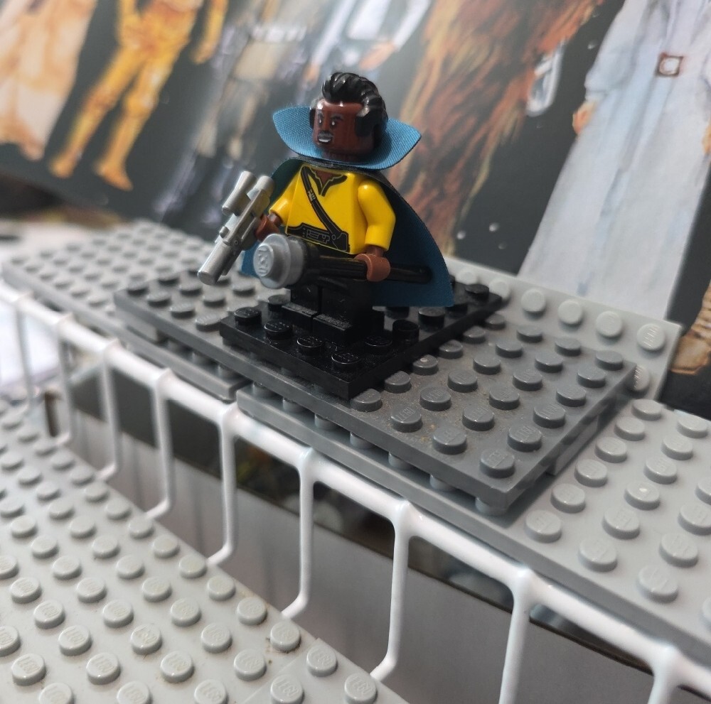 CUSTOM Star Wars Lando Calrissian Minifigure with Cape Gun And Staff. - Picture 2 of 3